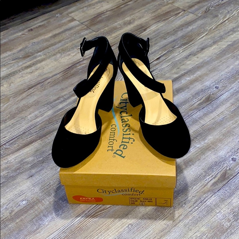 Black comfort dress shoes